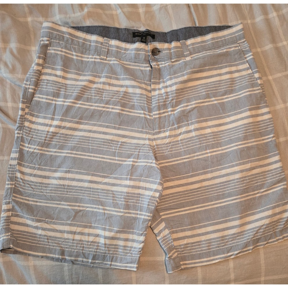 Banana Republic Men's Chino Shorts Size 38 Blue Gray Striped Flat Front Cotton